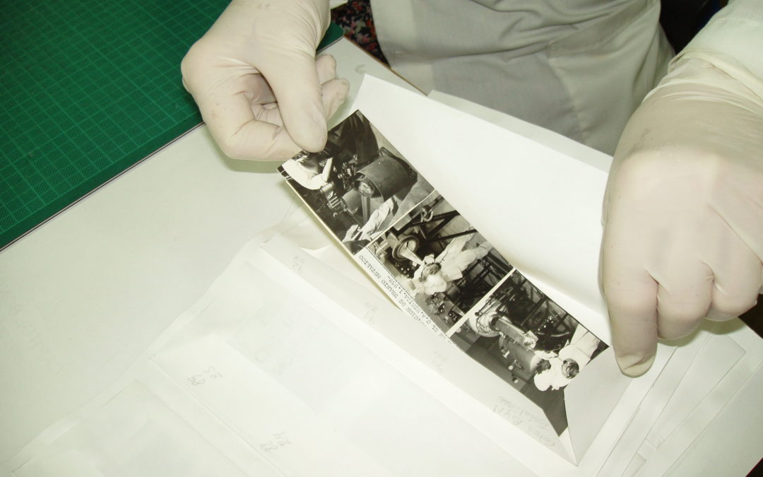 El cuidado de la documentación fotográfica y su valor histórico.