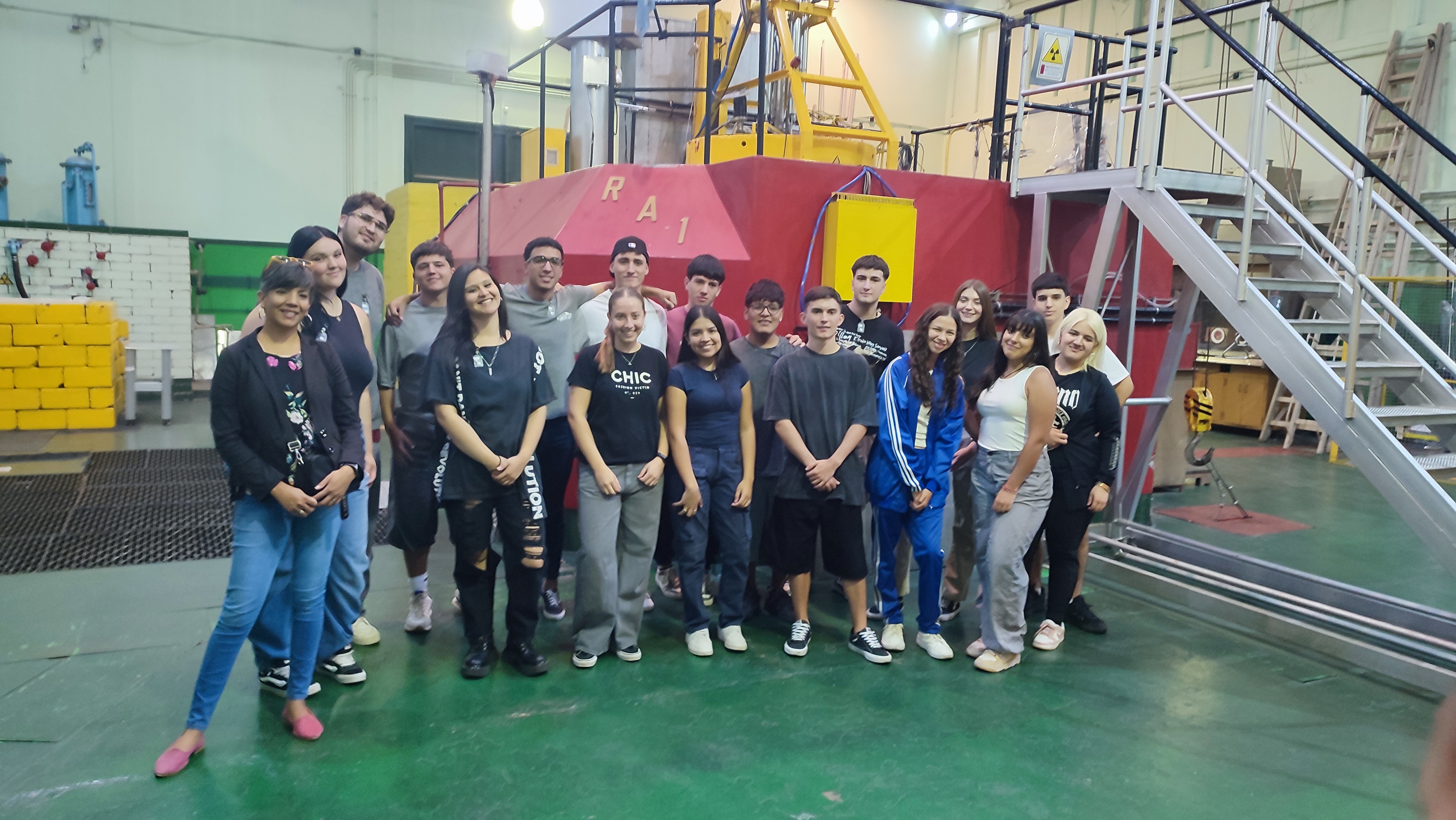 Estudiantes visitaron el Centro Atómico Constituyentes en el marco del módulo Habitar la Universidad